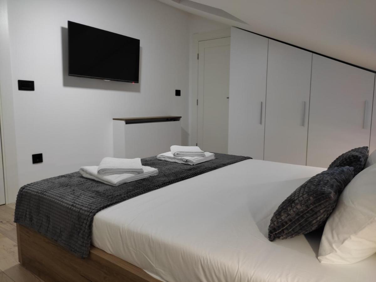 Appartamento Sky Luxury Arandjelovac Esterno foto