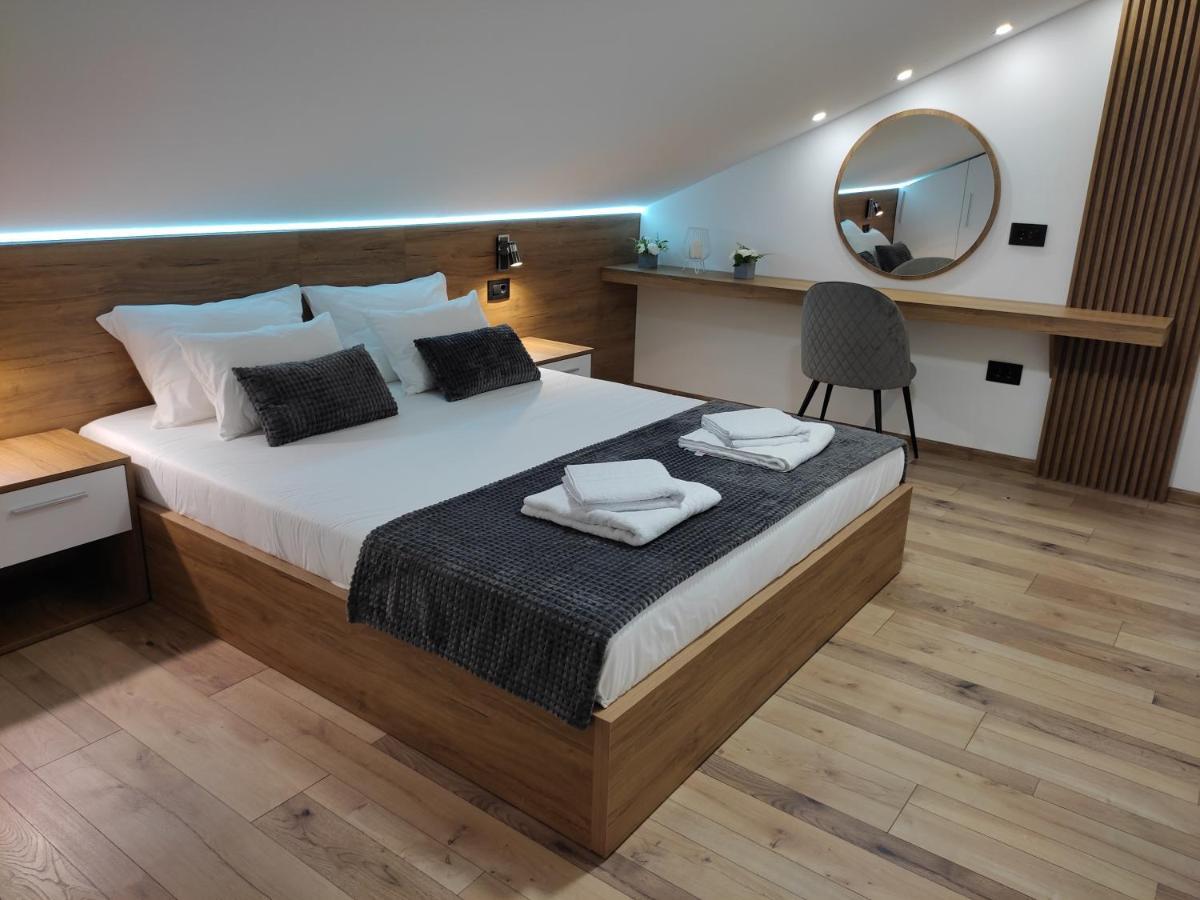 Appartamento Sky Luxury Arandjelovac Esterno foto
