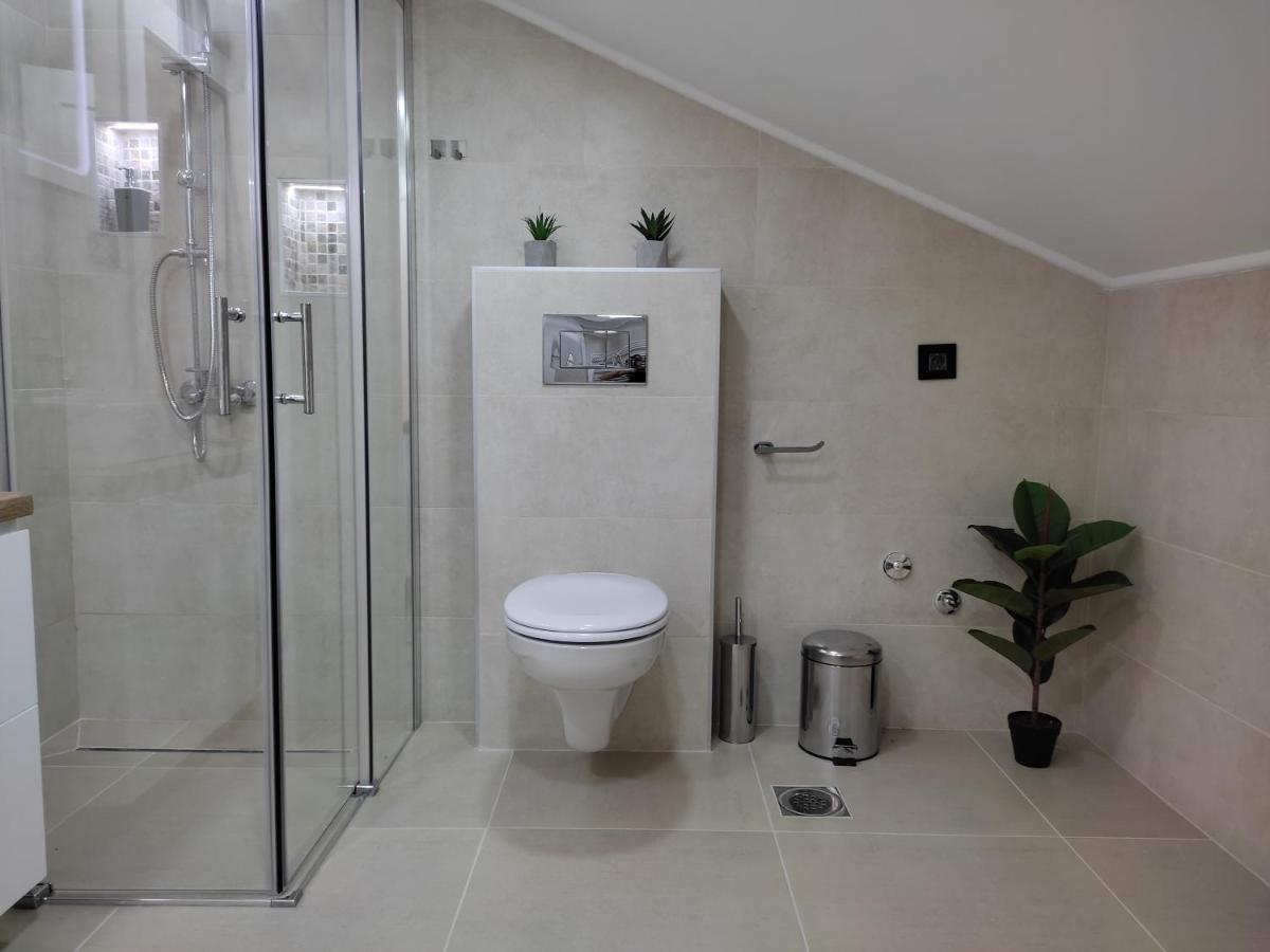 Appartamento Sky Luxury Arandjelovac Esterno foto