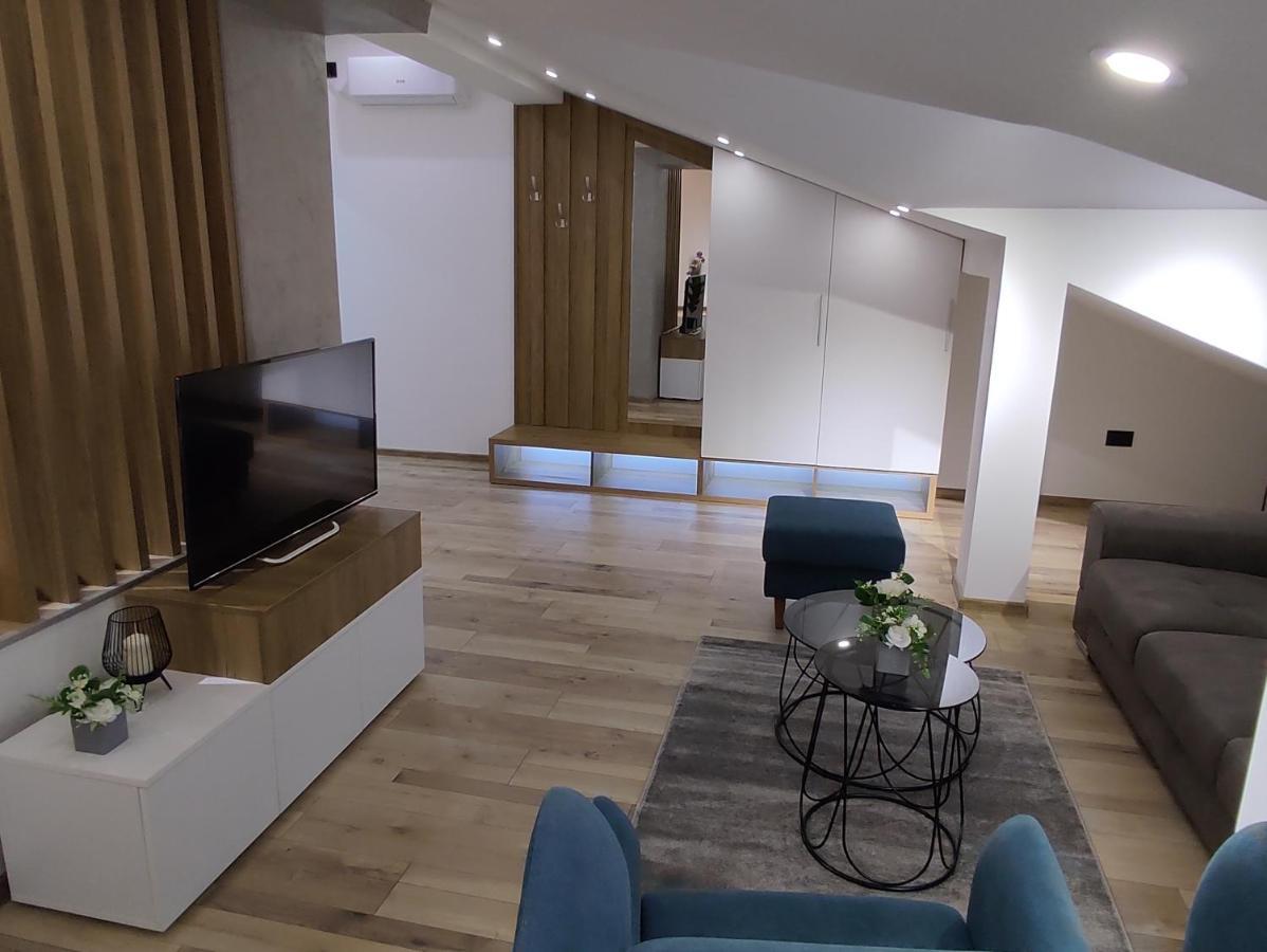 Appartamento Sky Luxury Arandjelovac Esterno foto