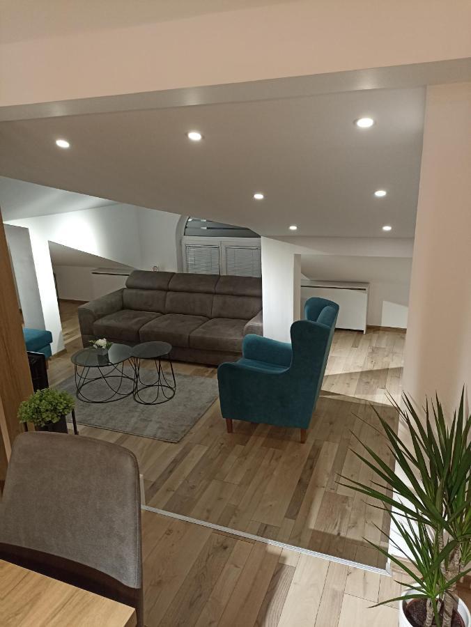 Appartamento Sky Luxury Arandjelovac Esterno foto